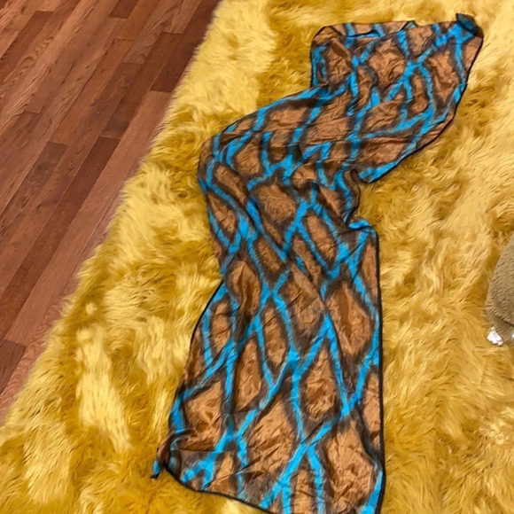 Cocoon house Art print 100% silk scarf - Picture 3 of 5